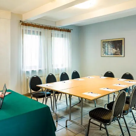 Sm Business & Hotel